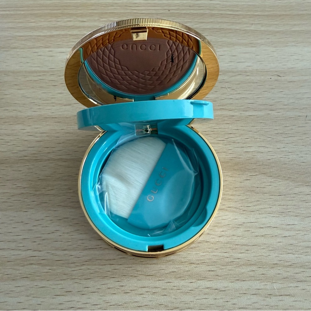 NIB Gucci Sun Kissed Glow Powder 03 - Picture 10 of 13